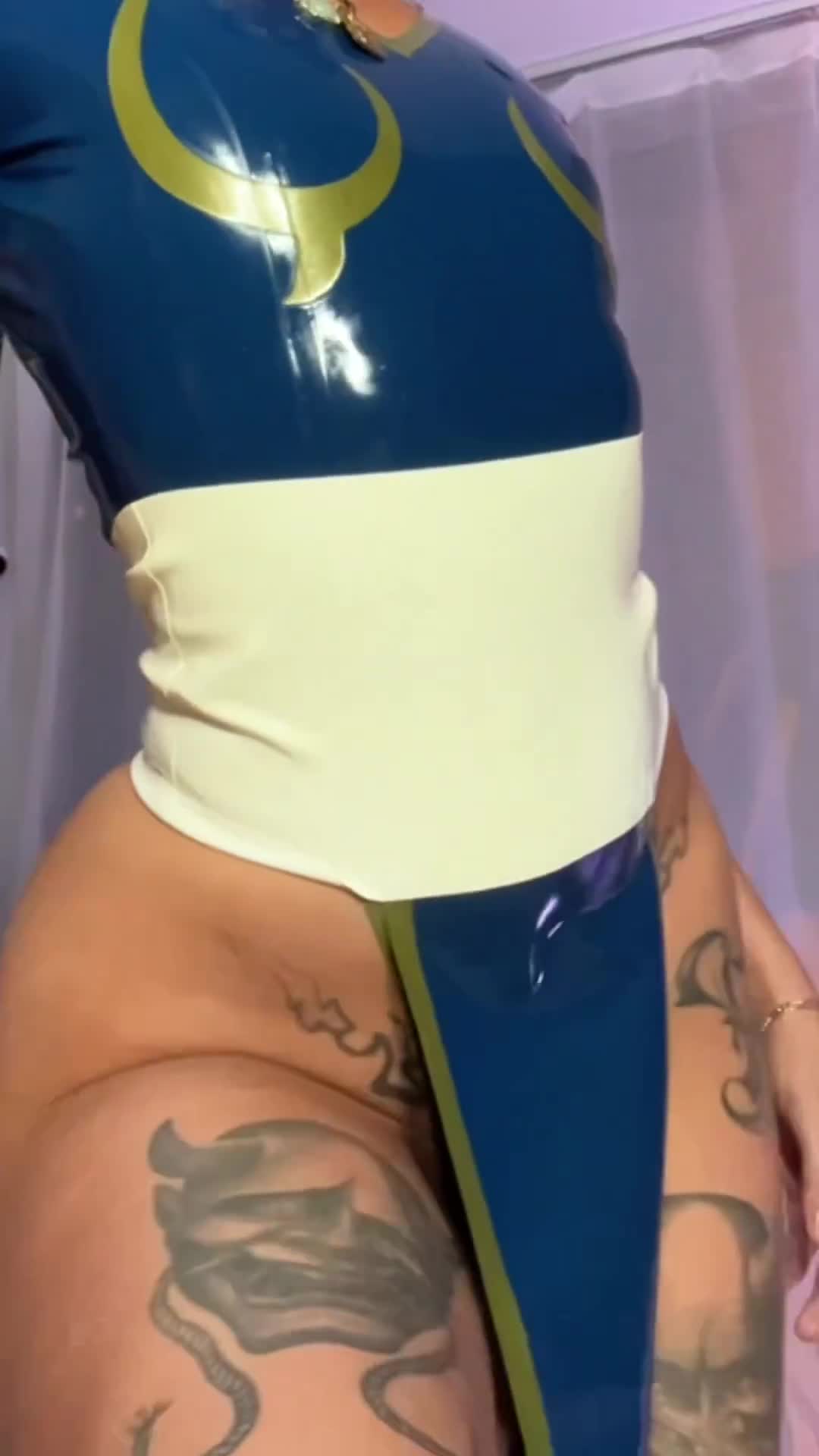 By this simple trick you can find out she likes you or not