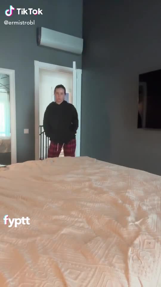 Pretty girl in short maid costume drops her nudes on TikTok